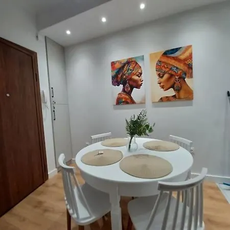 Apartament στο κέντρο της πόλης *